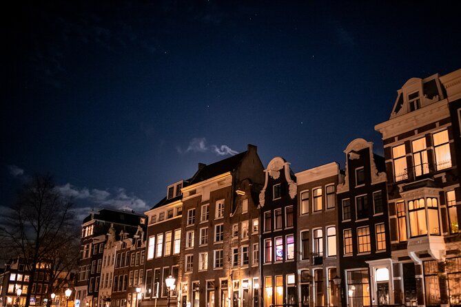 Amsterdam Small-Group Evening Canal Cruise Including Wine, Craft Beer, Cheese - Lighting + Timing: How Night Views Change the Photos