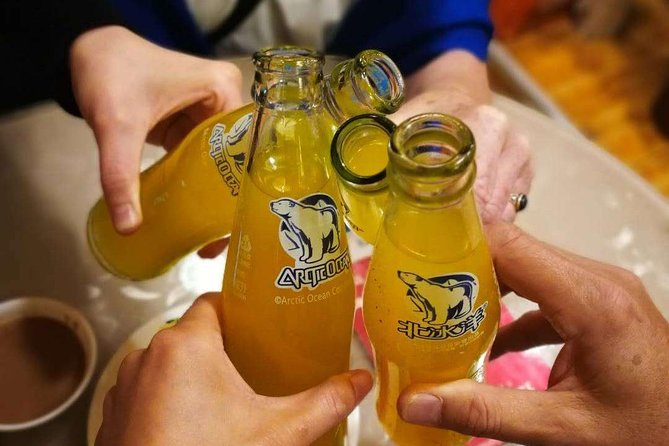 Authentic Old Beijing Hutong Food and Beer Private Tour - Stop 1: Shichahai Scenic Area and the 1,000-year alley walk