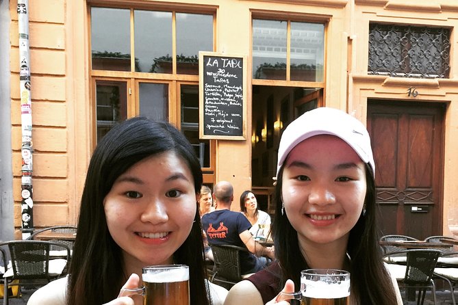Beer and Old Town Tour - Old Town time: Altstadt + bar history that helps you choose later