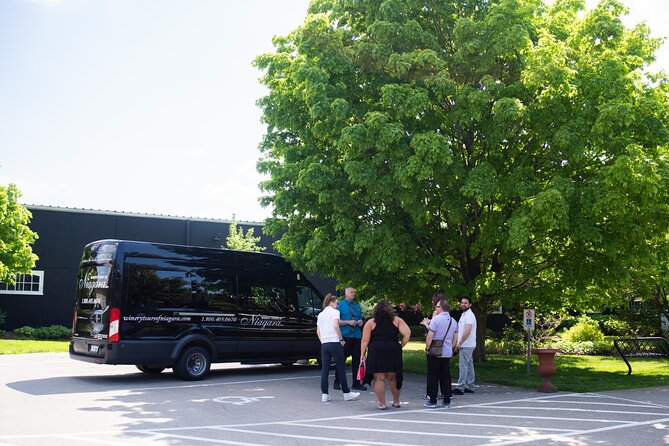 Beer and Wine Tour in Niagara-on-the-Lake - The drinks and snacks: what your money covers