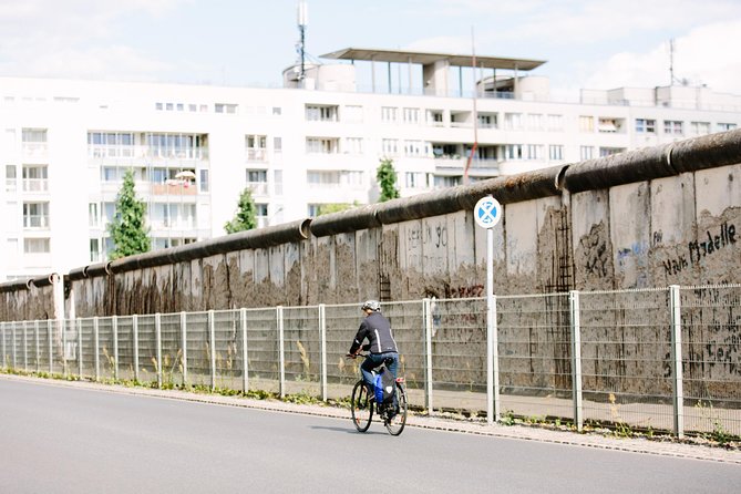 Berlin City Bike Tour with Beer Garden Stop - Reichstag area, German parliament power, and the symbolism you can spot by bike