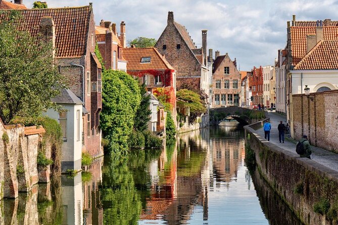 Bruges Highlights, Boat, Beer, Chocolate Day trip from Paris - Boat Tour Bruges: Canal Views That Feel Like a Different City
