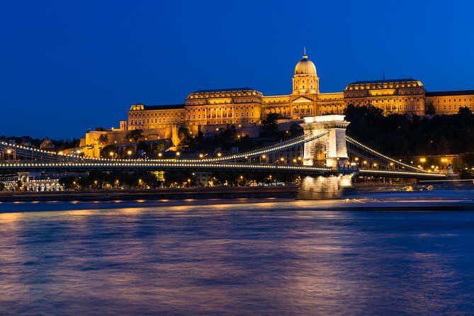 Budapest: Unlimited Prosecco, Beer & Aperol Spritz Cruise - Cruising the Danube: landmarks, English audio, and the real sightseeing flow