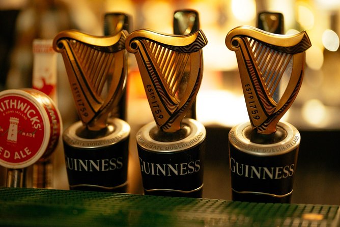 Classic Irish Pubs Private Tour of Dublin: Live Music, Beer and Nightlife - Darkey Kelly’s: Tapping Into Dublin’s Oldest-Pub Vibe