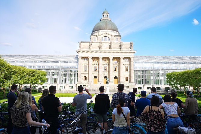 Classic Mike's Bike Tour daily @ 11.30 incl Beer Garden & Surfers - Getting started at Marienplatz, then rolling with the group