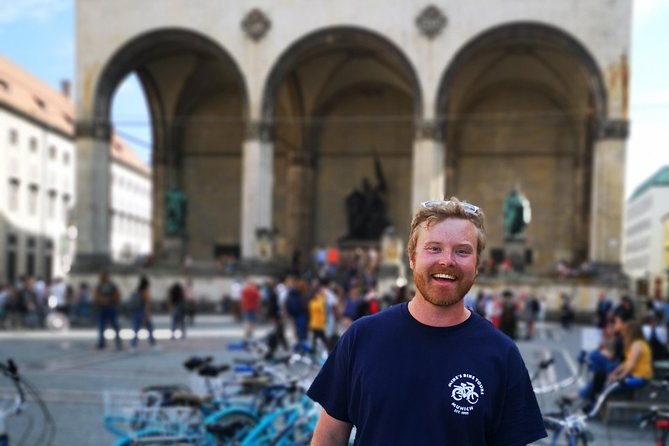 Classic Mike's Bike Tour daily @ 11.30 incl Beer Garden & Surfers - English Garden by bike: the surfers, the paths, and a real break
