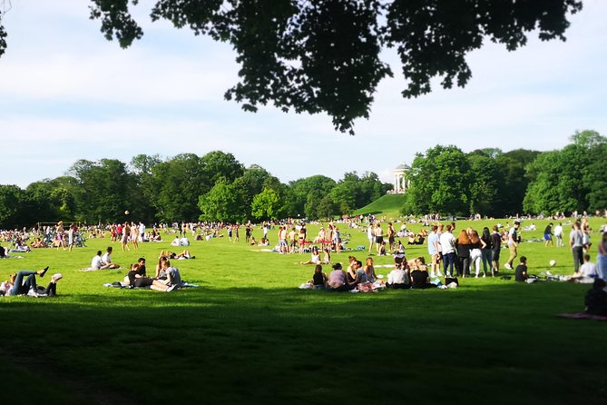 Classic Mike's Bike Tour daily @ 11.30 incl Beer Garden & Surfers - Pace, group vibe, and what to expect on the road
