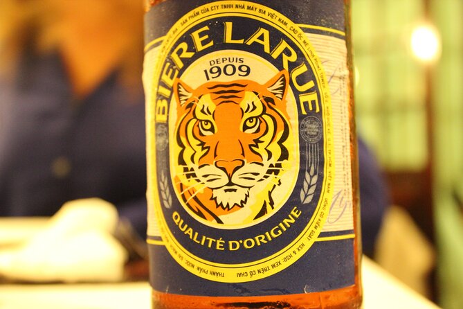 Dragon Cruise by Romantic Yatch: Tasty Beer/Flower/Cake & Dance - Price and value: is $17 really a good deal?