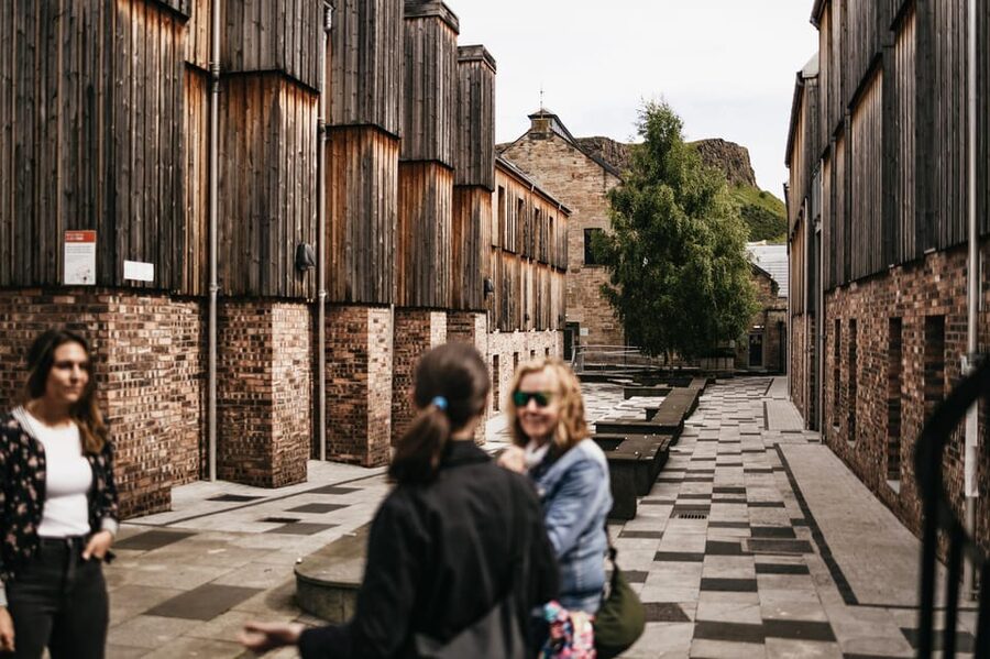 Edinburgh: Pubs and History Guided Walking Tour with Beer - Why Edinburgh’s beer tells the story of the city