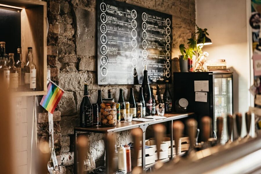 Edinburgh: Pubs and History Guided Walking Tour with Beer - Guides, pacing, and why the value feels fair at $62