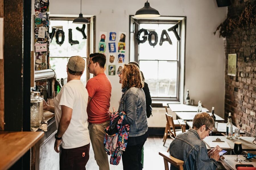 Edinburgh: Pubs and History Guided Walking Tour with Beer - Beer-tasting tips so you enjoy every stop