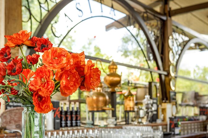 Flavours of Waiheke, wine, beer, spirits INCLUDES lunch - MAX 11 - Key highlights at a glance