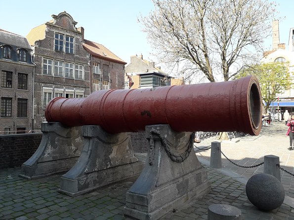 Ghent Beer and Sightseeing Adventure - Stop 4: Vrijdagmarkt Square and the Dulle Griet Reference