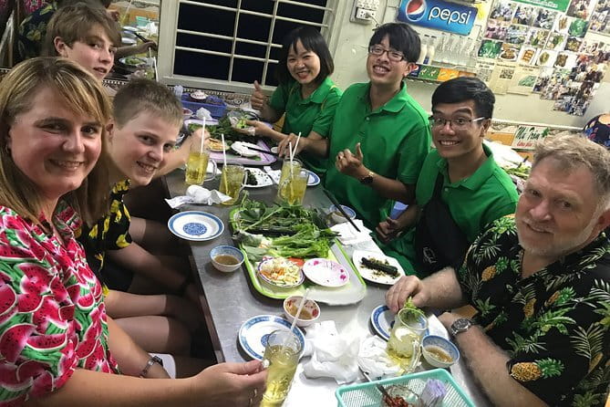 Ho Chi Minh City : Saigon Craft Beer & Local Food Tour By Scooter - Stop 1: 181 Cách Mạng Tháng Tám and the bia hoi warm-up