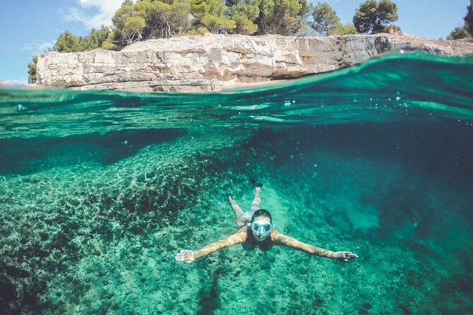 Kayak tour in Pula to Valley of Tears/free drinks+photos included - Small-Group Vibe, Guide Energy, and Local Insights