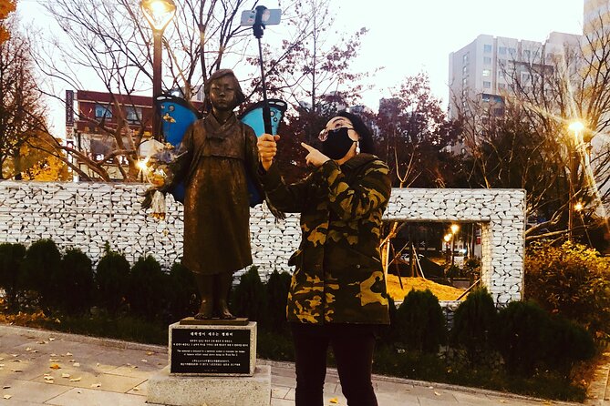 [KoreaByLocal] Authentic Seoul Night Walk and Chicken & Beer - Gwanghwamun Square: big monuments, but with meaning