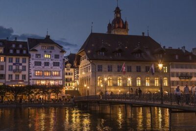 Lucerne Walking Tour and Beer Tasting - Where you start in Lucerne Bahnhof area and how the pacing feels