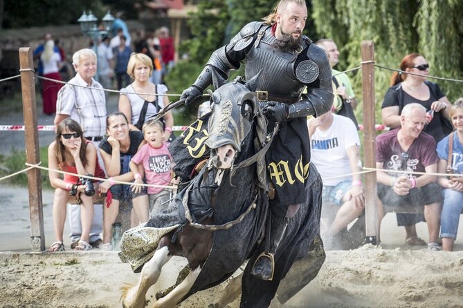 Medieval Dinner Show Castle and Brewery Tour with Hotel pick up - Who this Dětenice medieval night suits best