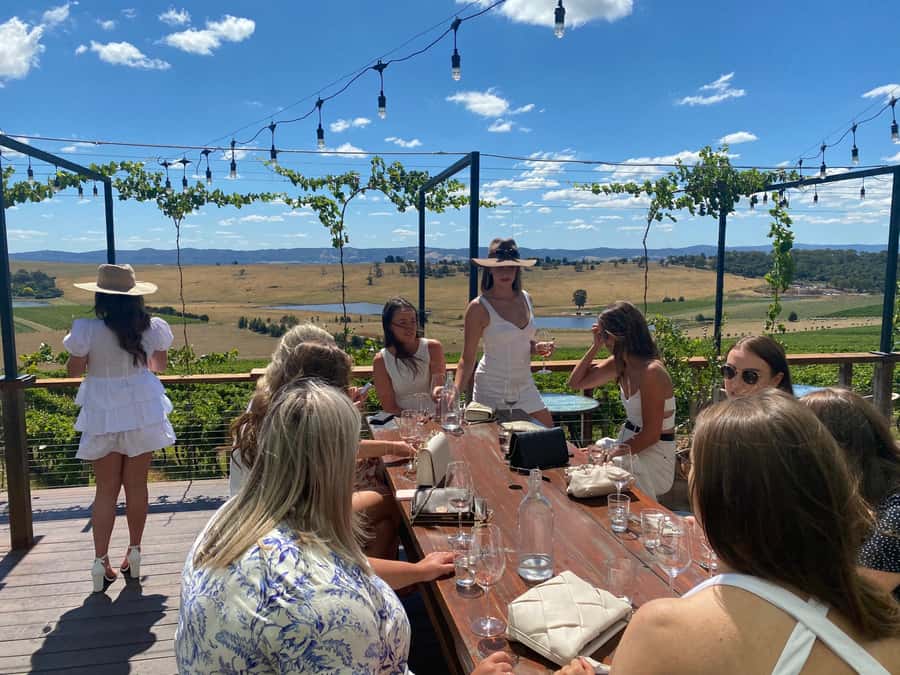 Melbourne: Yarra Valley Wine, Cider, Gin, Beer, & Choc Tour - Tokar Estate: scenic winery tasting with a classic format