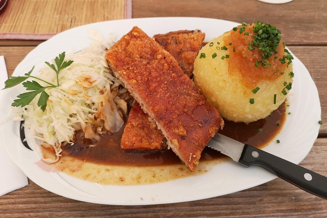 Mini Classic Bike Tour @ 4pm incl. Beer Garden & Surfers 2,5 hrs - Stop 3: Max-Joseph-Platz, Wittelsbach ties, and Napoleon-era connections