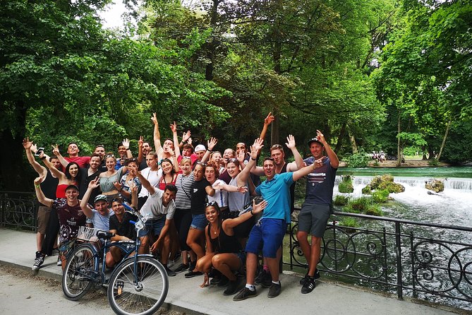Mini Classic Bike Tour @ 4pm incl. Beer Garden & Surfers 2,5 hrs - Stop 5: Residenz Munich from the bike lane (and why that’s enough)