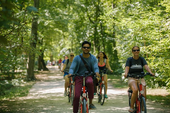 Munich City Bike Tour + Beer Garden Lunch Stop - Art, fountains, and government buildings: the “what am I looking at” stops