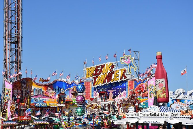 Munich: Oktoberfest Lunch/Dinner table reservation big beer tent - Who this Oktoberfest lunch/dinner reservation is best for