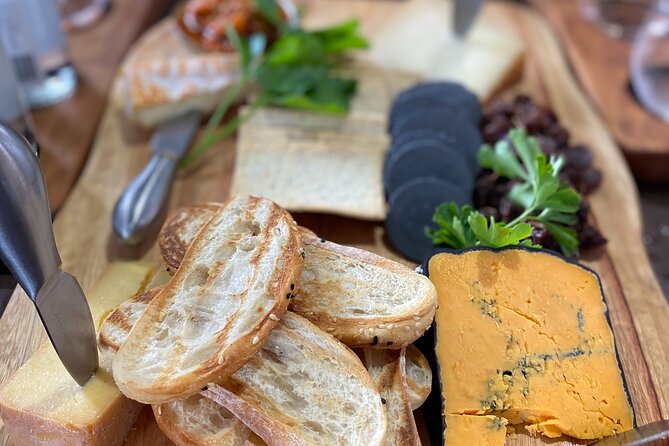 Noosa Hinterland Drinks Tour - distillery, winery and brewery - Pomona distillery lunch: spirits, a real meal, and time to enjoy it