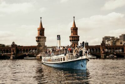 Old Berlin Beer Evening Sunset Cruise on Steamship - The ship experience: relaxed sightseeing with a social edge