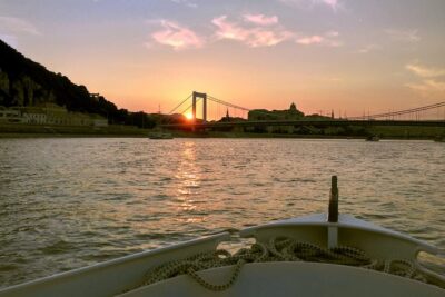 One hour Hen or Stag private party boat Budapest with unlimited beer and wine - Unlimited drinks: how the bar plan usually works