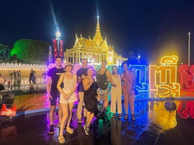 Phnom Penh: Street Art and Food Tour with Pickup and Beer - Murals with meaning: how the guide turns street art into a story you can repeat