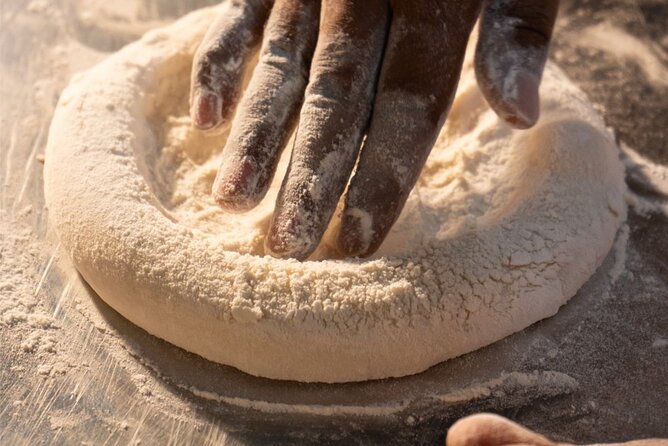 Pizza and Gelato | Cooking Experience in Garbatella (Draft Beer!) - Garbatella kitchen meet-up and the welcome draft beer