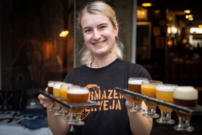 Porto: Craft Beer Tasting Tour with Local Snacks - Stop 2: Armazém da Cerveja Taproom, National Beers, and Chouriço Pairing