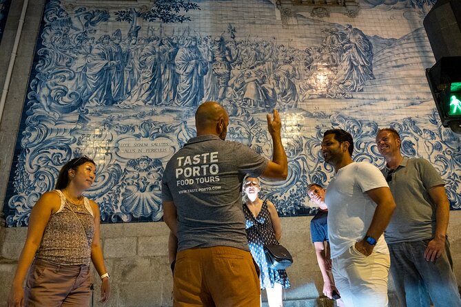 Porto Craft Beer Tour: 7 Beers + 3 Food Pairings in a Small Group - Stop 2: Mercado do Bolhão Where Craft Beer Meets Everyday Porto