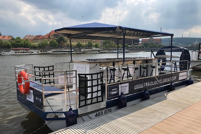 Prague Cycle Boat - The Swimming Beer Bike - Host energy, music setup, and what affects the atmosphere