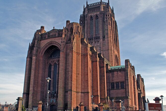 Private Tour in Liverpool – History, Football, Views & Local Beer - Lunch at a local bistro: hot, simple, and actually helpful