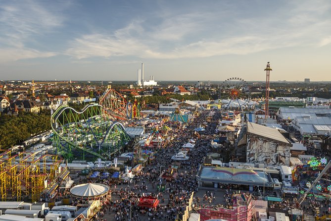 Private VIP Oktoberfest, Table, 3-Course-Menu, Beer & Champagne - What Sepp Brings to the Day: More Than a Walk-Through