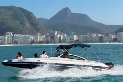 Rio de Janeiro: Shared Speedboat Tour with Beer Included! - Getting to the meeting point at Urca and starting at 10:00