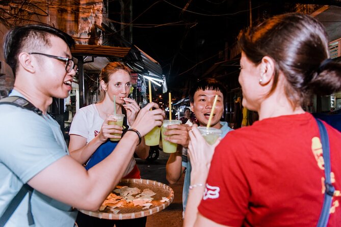 Saigon After Dark With Seafood, Beer & Live Music Bar - Stop 2: Nguyen Thien Thuat Apartment Buildings and hidden pagoda vibes
