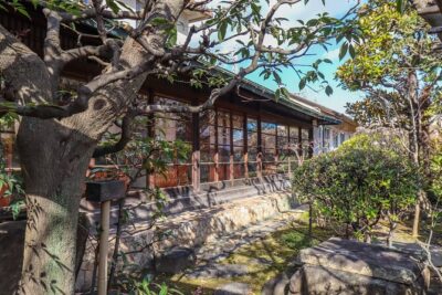 Sake Brewery and Japanese Life Experience Tour in Kobe - How the 4½-hour private format changes the experience