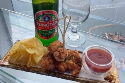 sky100 Ticket includes Fried Chicken Bites & Beer at Cafe100 - Victoria Harbour Through Glass: Timing your sunset and night lights