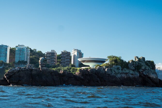 Sunset Boat Tour with Beer, Water, Soda and Snacks included - Museu de Arte Contemporânea de Niterói: Photos and Sea Views Without the Stress