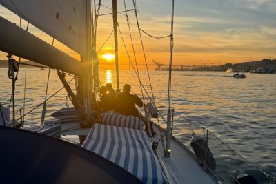 Sunset sailboat tour in Lisbon with green wine - What your 2-hour sail feels like on the Tagus