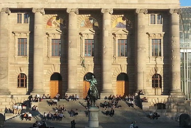 Superior E-Bike Tour incl. 3rd Reich Sites & a beer Garden Stop - Arriving at Marienplatz: walking first, then rolling