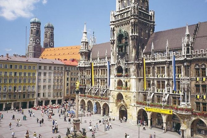 Superior E-Bike Tour incl. 3rd Reich Sites & a beer Garden Stop - Odeonsplatz and the Feldherrnhalle: where rallies and consequences meet