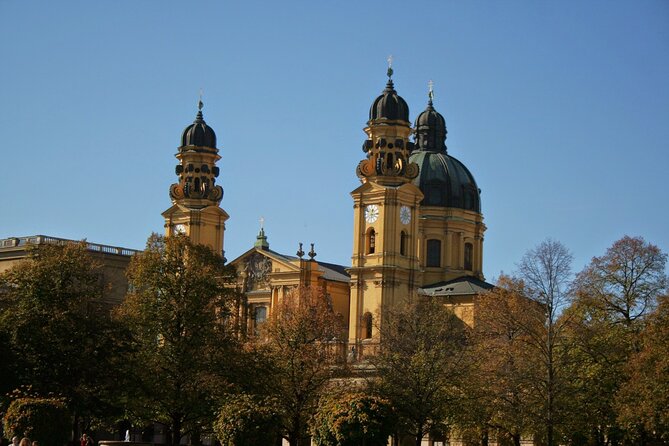 Superior E-Bike Tour incl. 3rd Reich Sites & a beer Garden Stop - Englischer Garten: the beer-and-breathing break