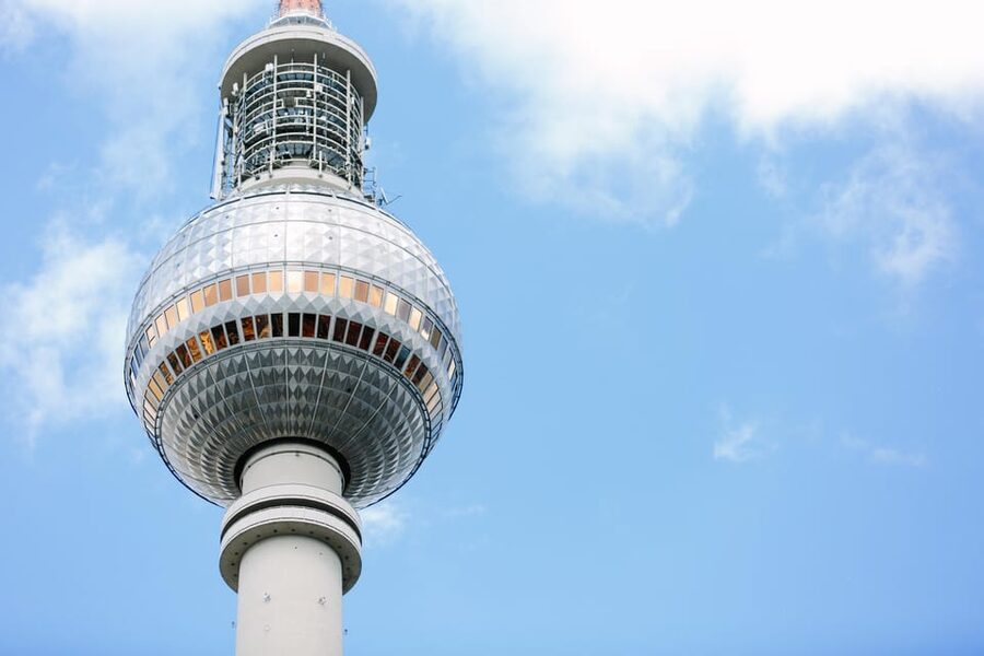 Ultimate E-Bike Tour of Berlin with Beer Garden Stop - Getting your bearings: Alexanderplatz to the East/West line