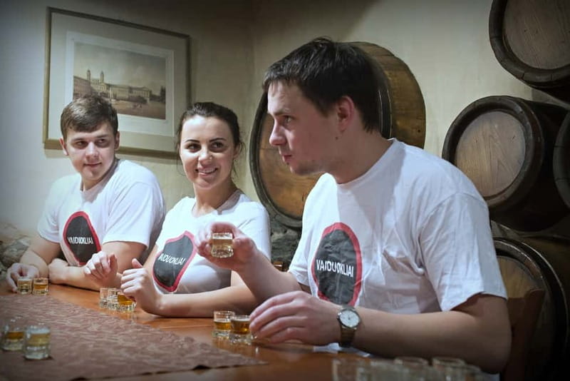 Vilnius: Private Beer Tour & Tasting - Languages and guide style: choosing the right evening vibe