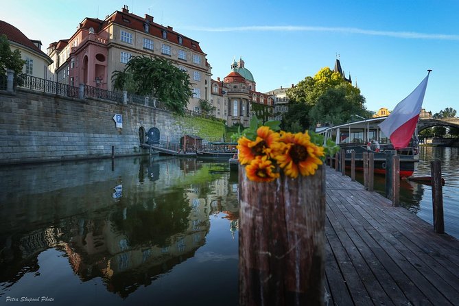VIP Private tour Prague: Castle, Lunch, Beer, Boat - Lunch and Alcohol: Included, but Choose Your Moment