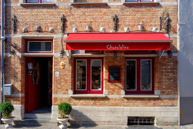 Walking tour of Bruges with boat option and/or beer tasting - Walplein: beer history starts sounding personal